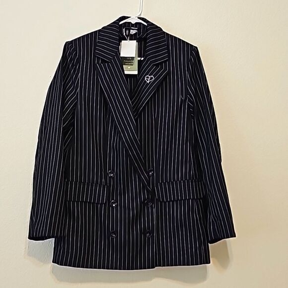 NWT Blackpink H&M Pinstripe Blazer Jacket With Heart Detail S New Without Tags - Picture 1 of 7